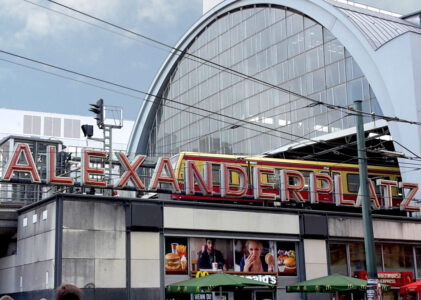 Alexanderplatz, o centrinho de Berlim