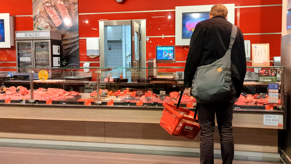 Supermercado com balcão de açougue em Berlim
