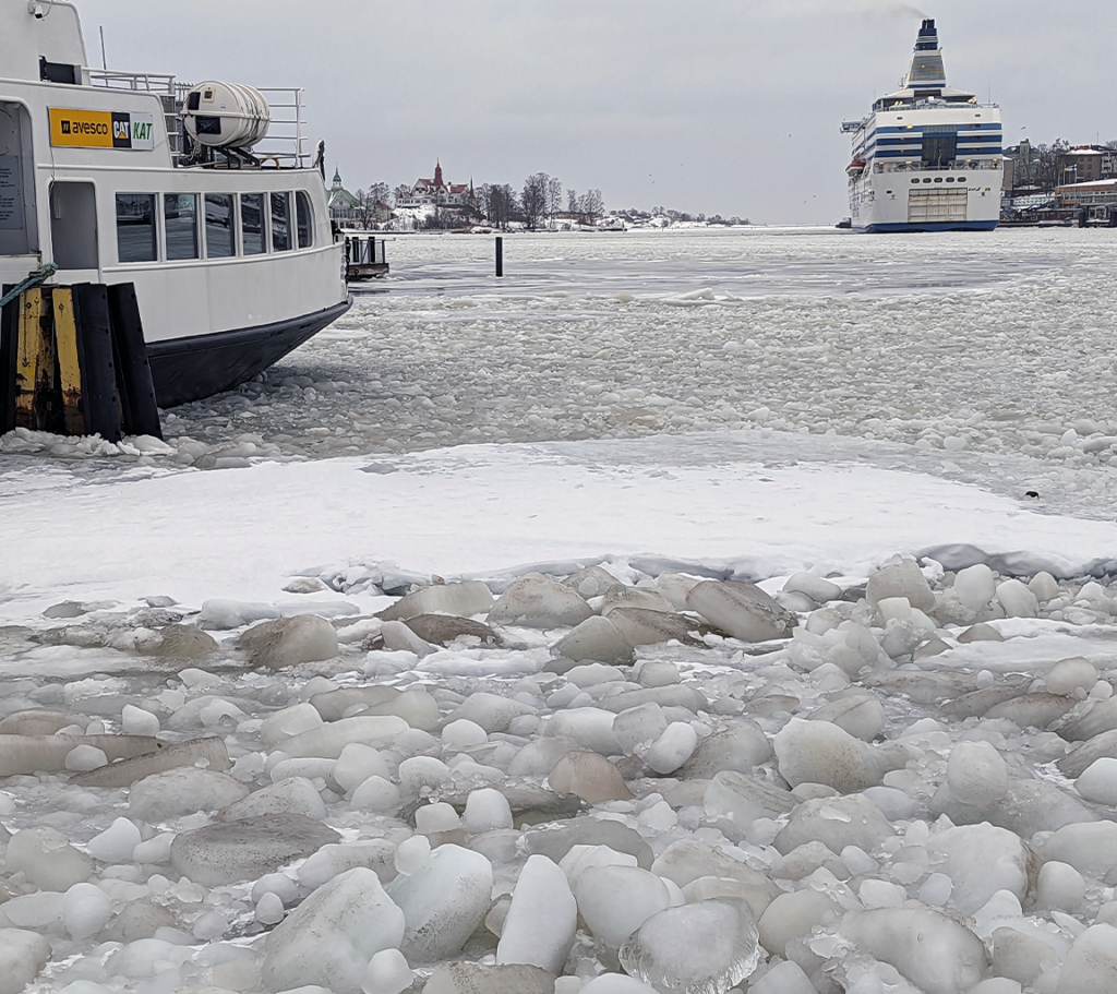 Como aproveitar o inverno em Helsinki atravessando o mar congelado