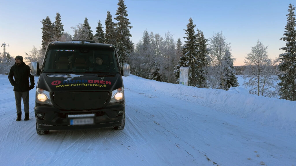 Transporte que pegamos entre Kolari e Muonio na Finlândia durante nossas férias de Inverno na Lapônia